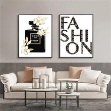Lade das Bild in den Galerie-Viewer, Designer Wandgemälde Coco Parfum
