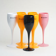 Lade das Bild in den Galerie-Viewer, Veuve Clicquot Champagner Gläser